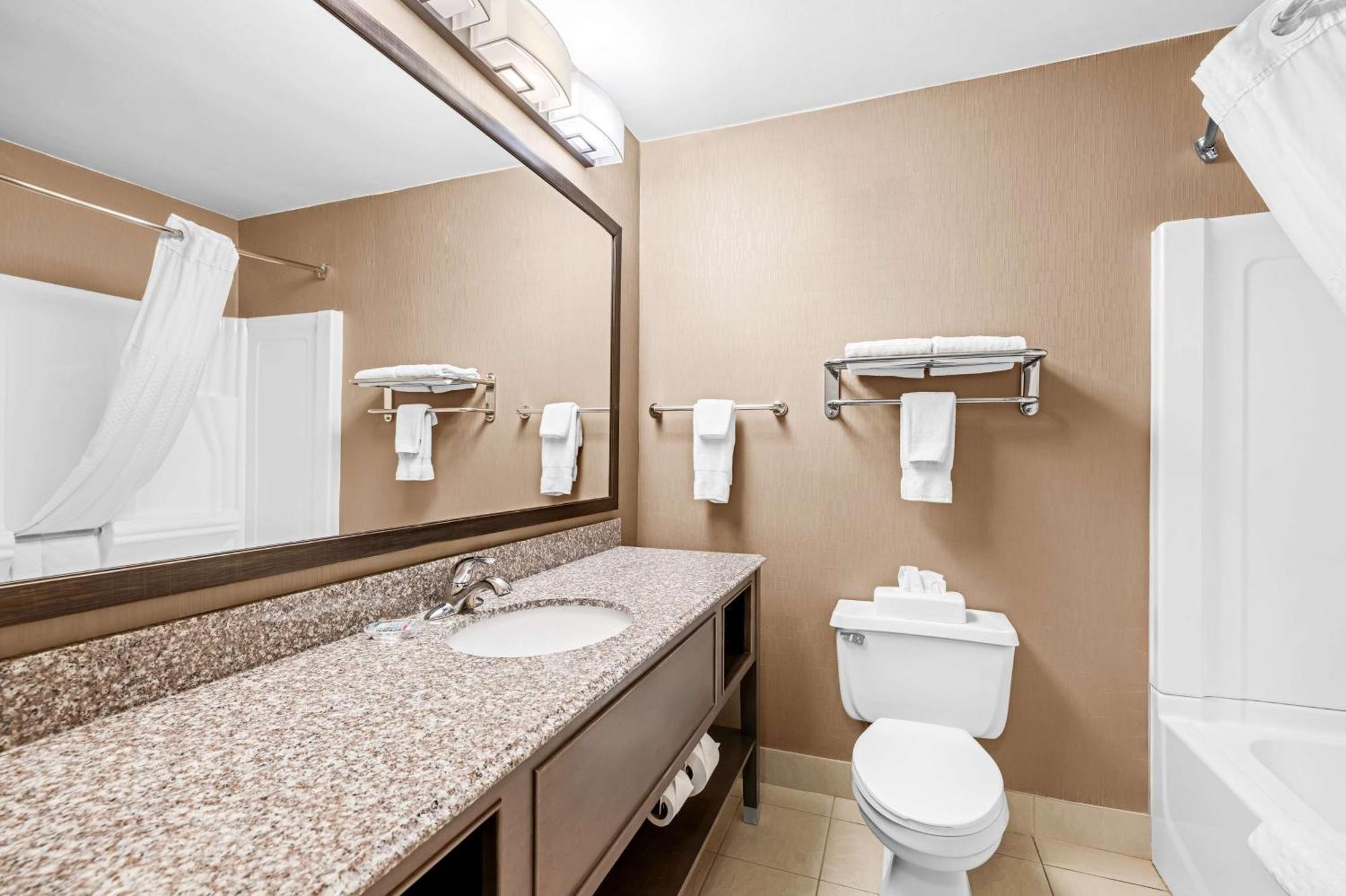 Western Maple Hotel 3*